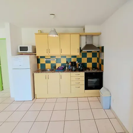 soleil catalan latour bas elne 65m2 2ch ok animaux 4 pers chéques vacances 2km mer Apartamento *